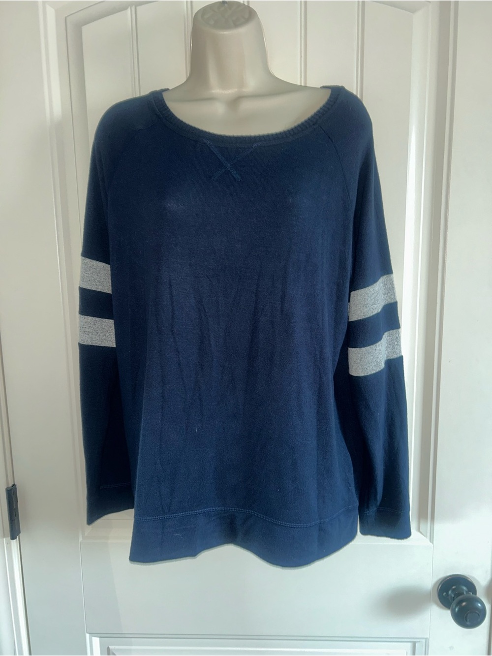 NEW 78&Sunny Women's Navy Crewneck Sweater with Gray Sleeve Stripes Sz M